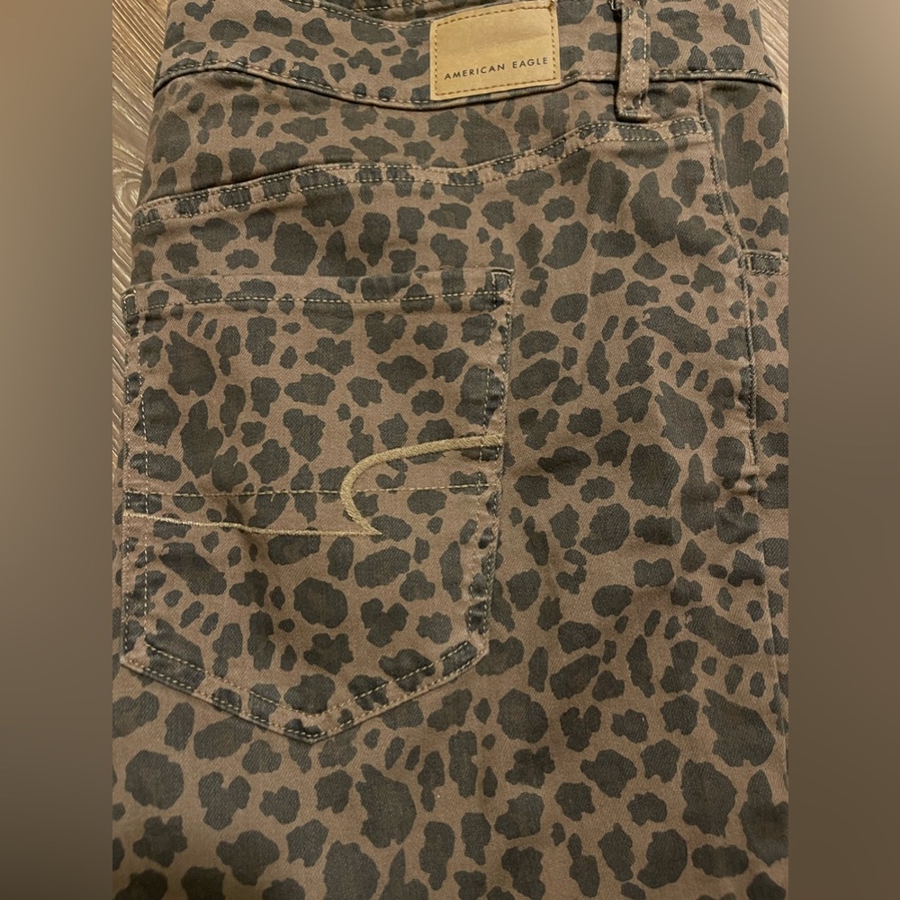 EUC American Eagle Leopard jeans